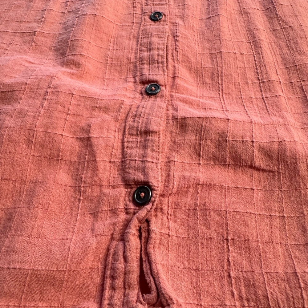 Columbia Women’s M Coral Orange Pink Sleeveless Button Up Textured Shirt Blouse - Picture 2 of 8